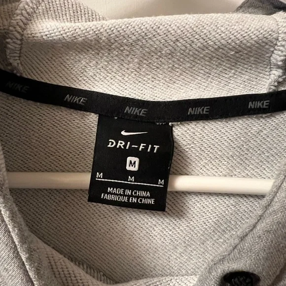 Nike Men’s Sweat Shirt. - Picture 3 of 5